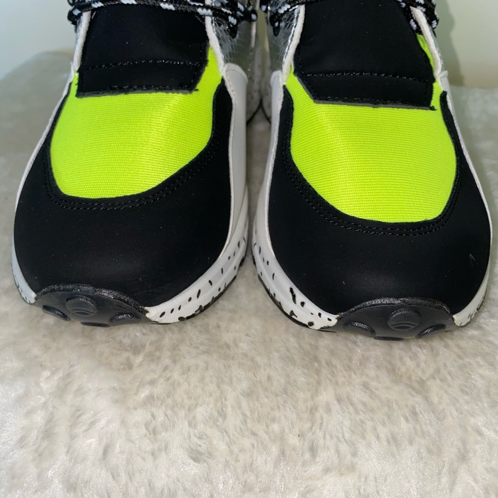 ‼️⚠️LAST PAIR Size 8‼️ Fashion Sneakers - Picture 4 of 6